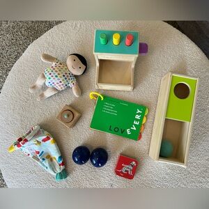Lovevery “The Thinker” play kit for months 11-12
